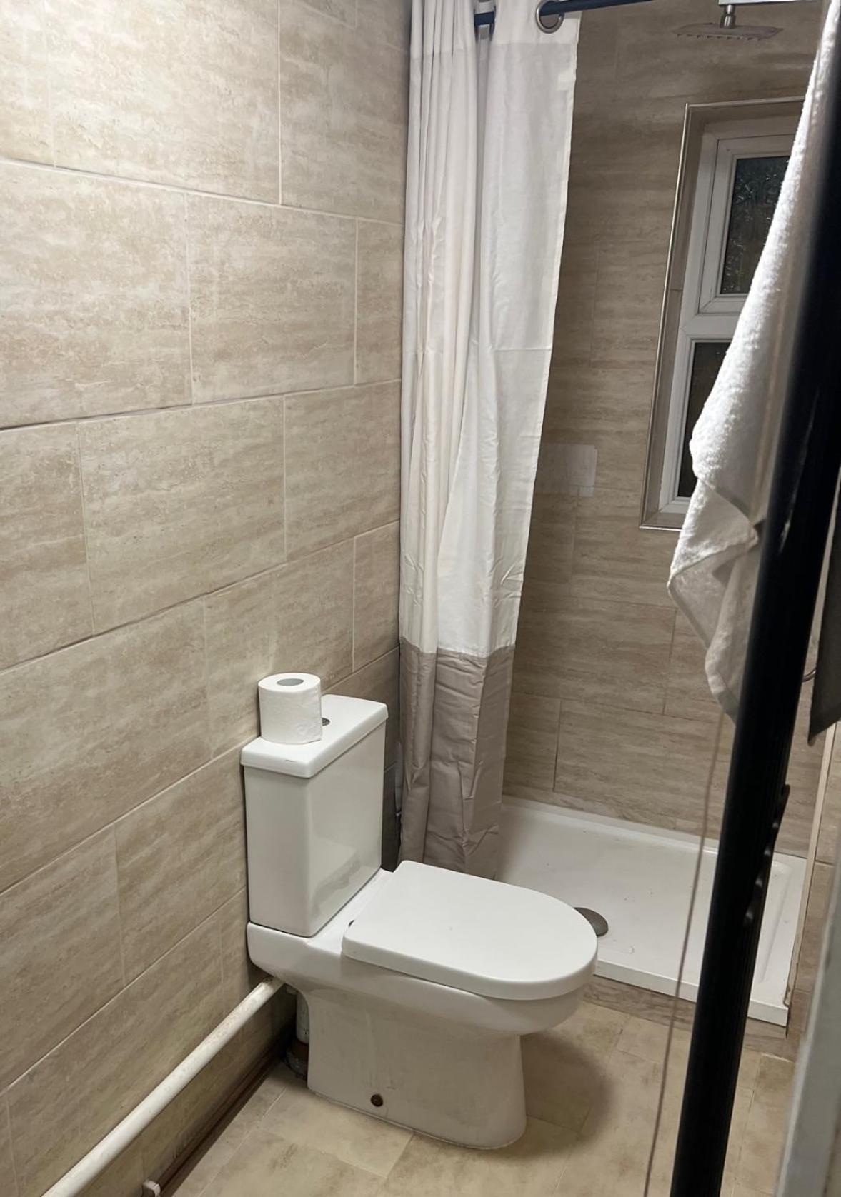 New Flat, Own Bathroom, Sitting Room & Large Bedroom - Walsall Bescot ภายนอก รูปภาพ