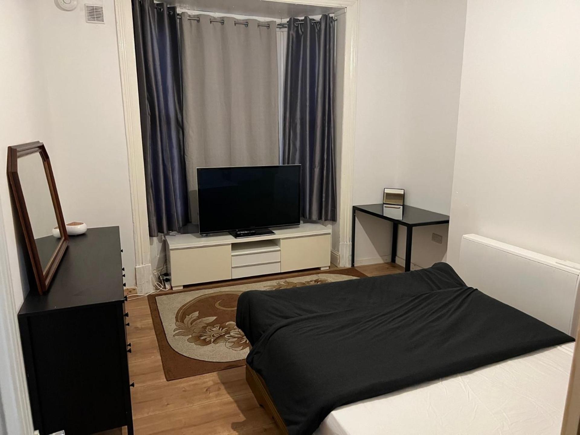 New Flat, Own Bathroom, Sitting Room & Large Bedroom - Walsall Bescot ภายนอก รูปภาพ
